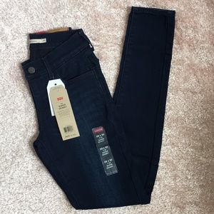 Levi’s 710 Super Skinny Jeans
